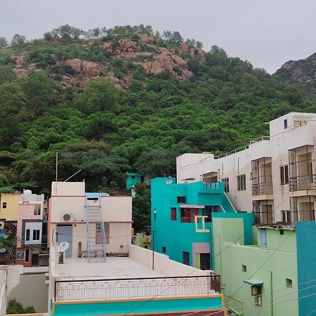 Dheeksha Homestay Tiruvannāmalai Exterior foto