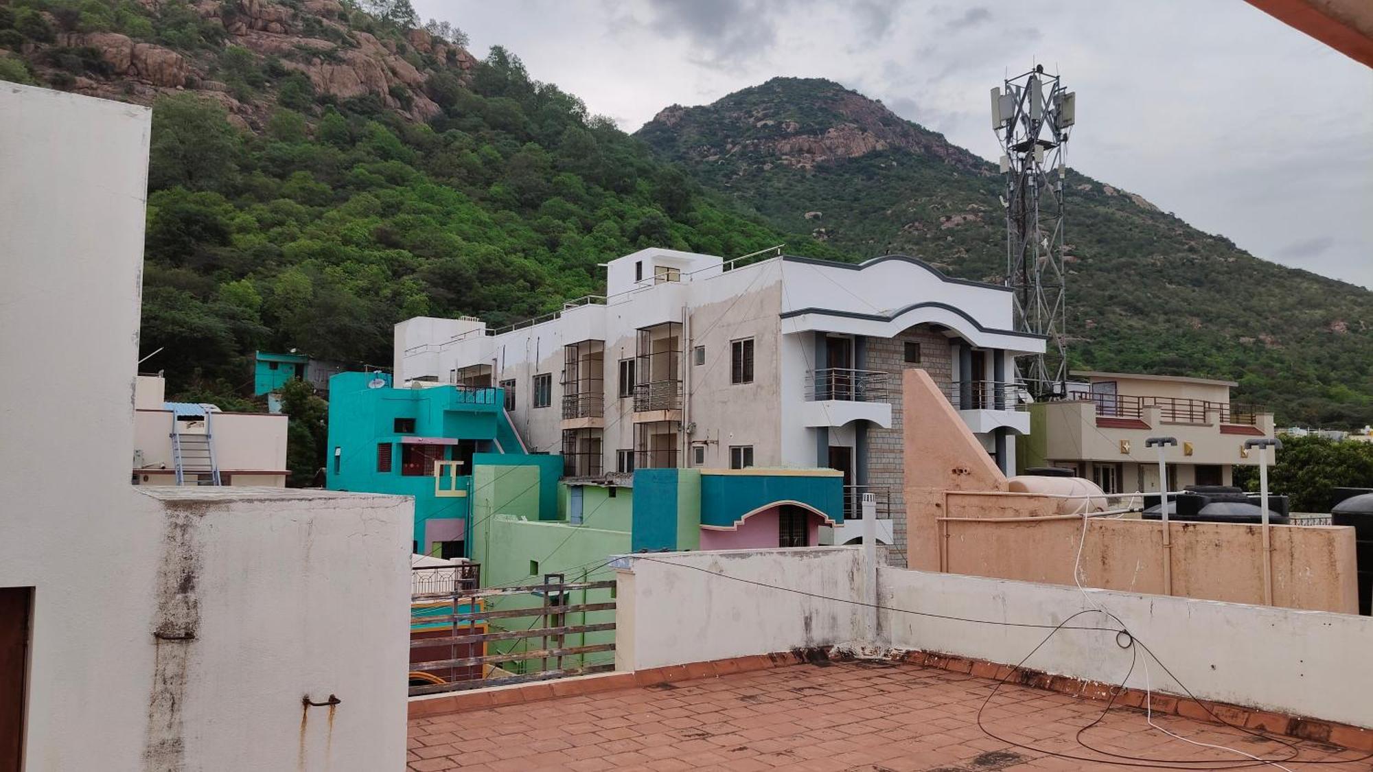 Dheeksha Homestay Tiruvannāmalai Exterior foto